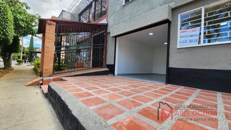 Oficina-Local en Arriendo en Laureles