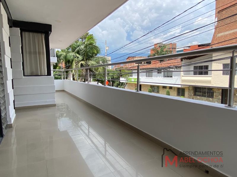 Casa-local en Arriendo en Laureles