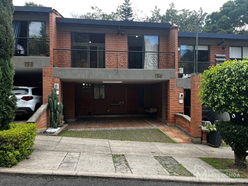 Casa en Arriendo en Loma De Las Brujas